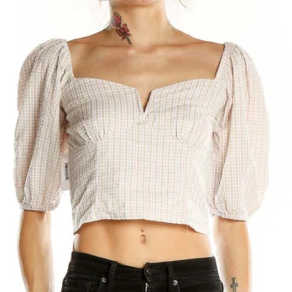 Abercrombie & Fitch V crop puff shoulder top